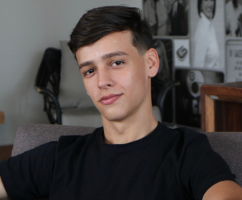  Ethan 